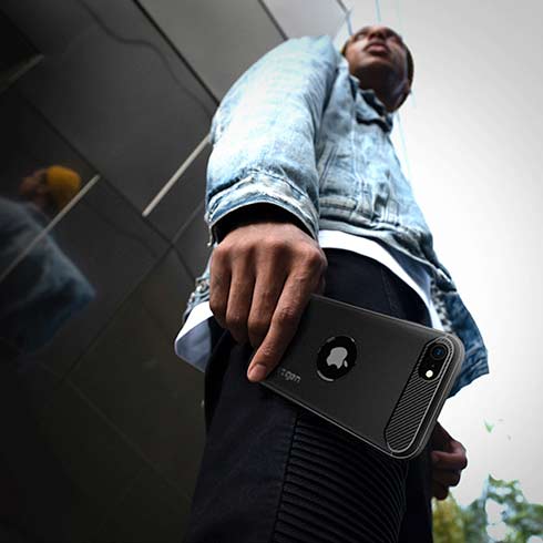 Ochranný kryt Spigen Rugged Armor pre Apple iPhone SE 2020 čierny 