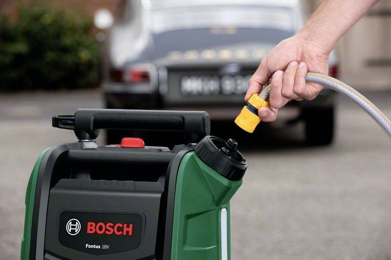 BOSCH Fontus 18V,  akumulátorový venkovní čistič,  18 V,  20 bar,  akumulátor 2.5 Ah 