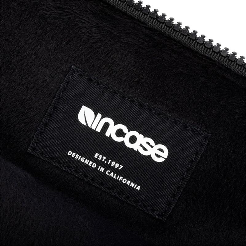 Incase puzdro Compact Sleeve in Woolenex pre MacBook Pro 16" 2021 - Graphite 