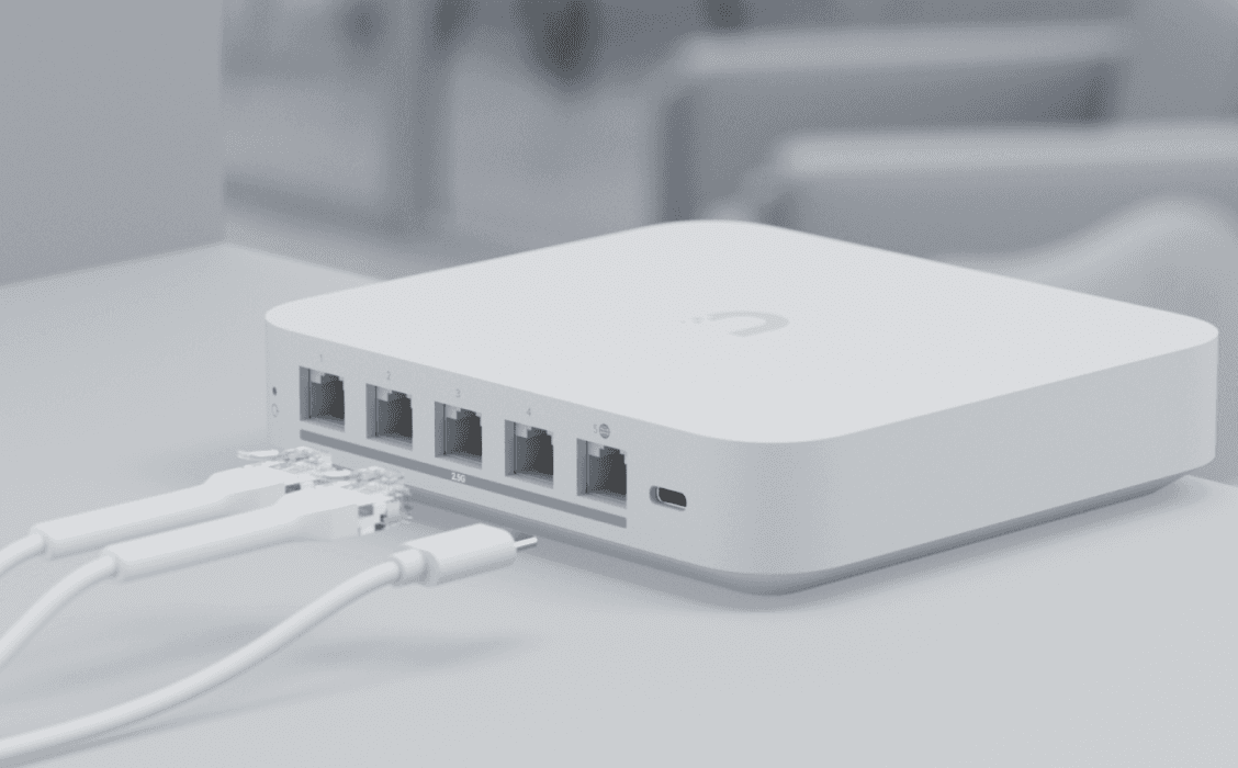 Ubiquiti UniFi Gateway Max  2,5Gbps porty (UniFi gateway s podporou IPS/IDS)
